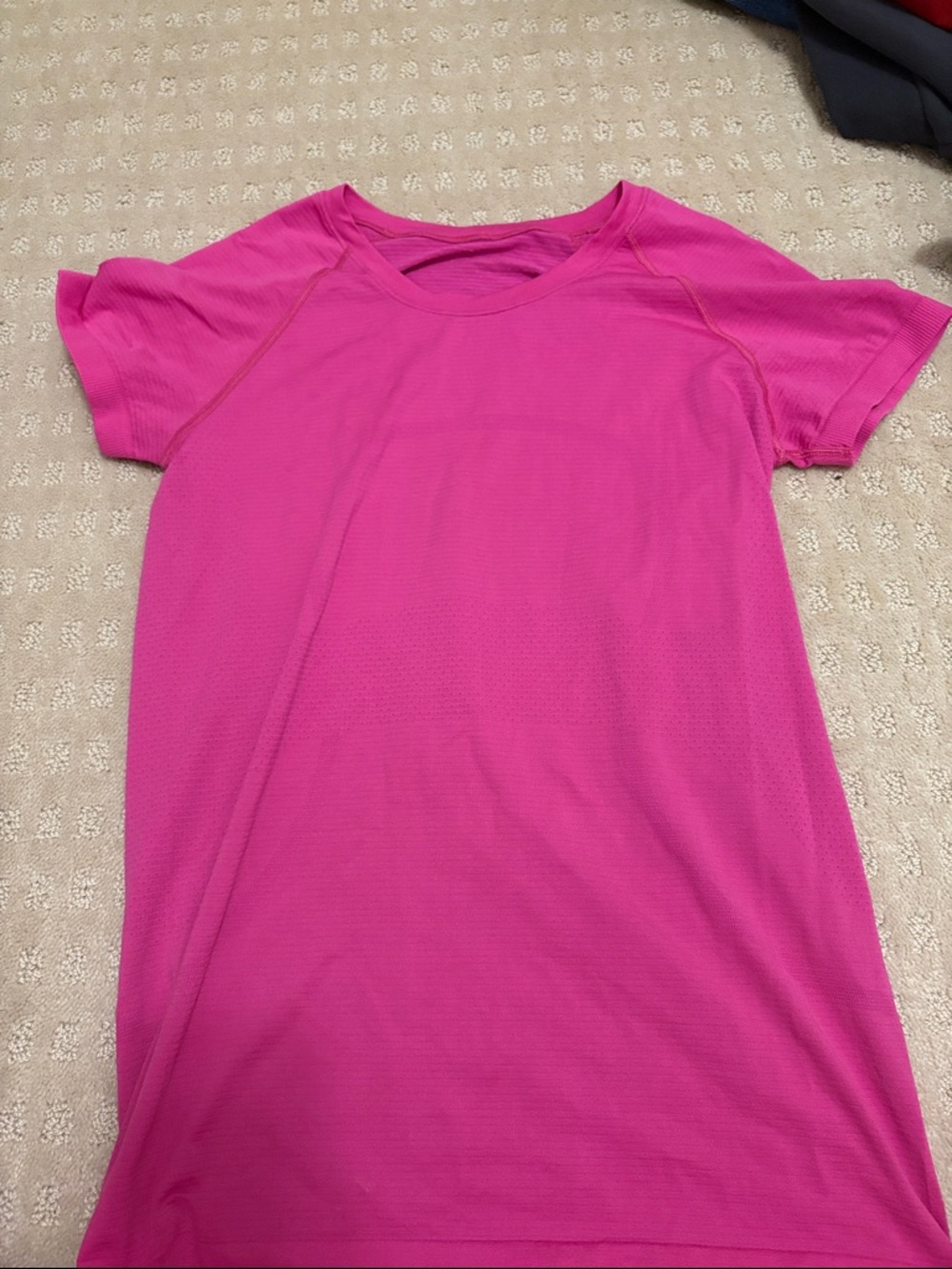 lululemon athletica Women's Vibrant Pink Short Sleeve Performance Tee